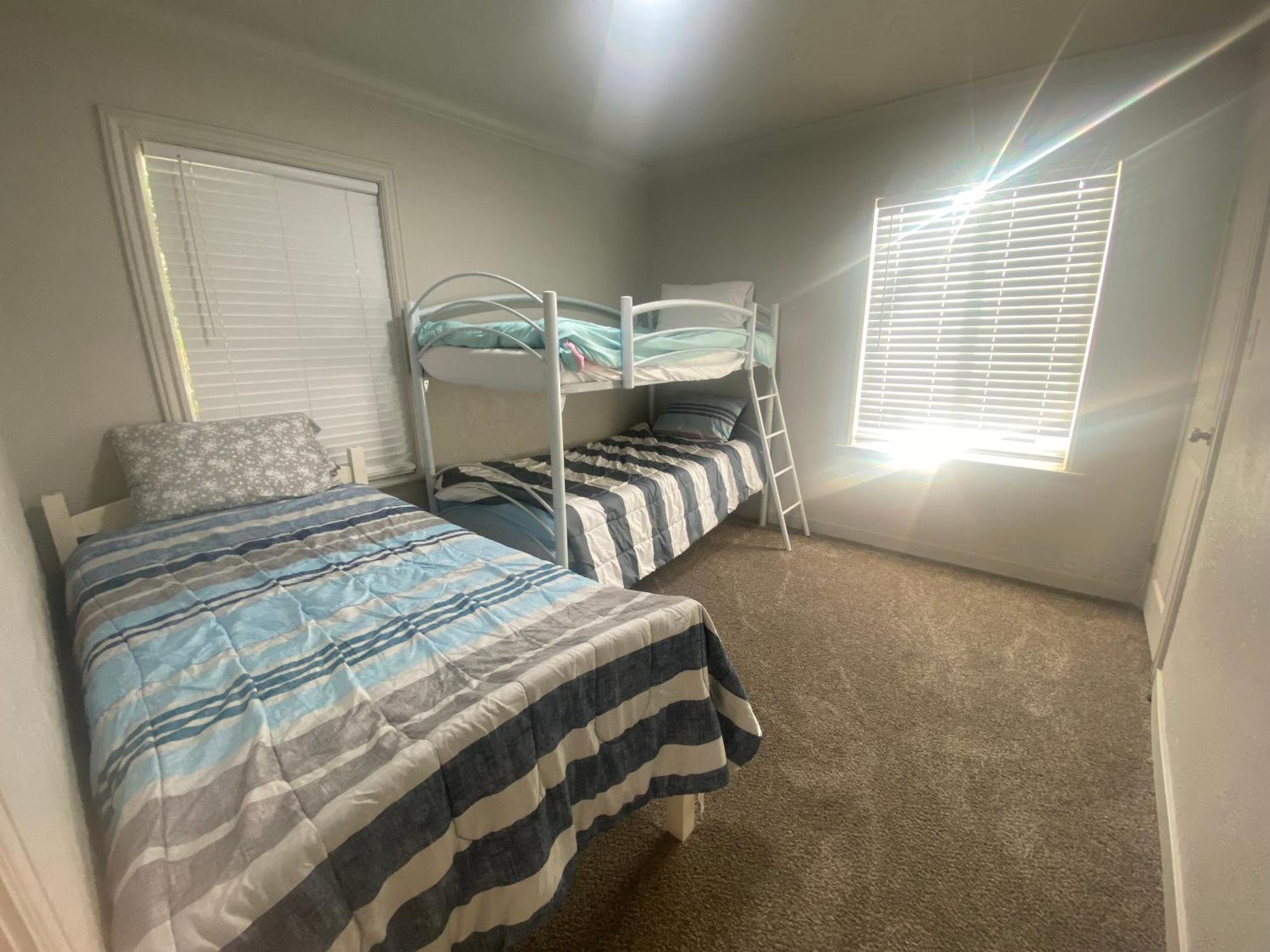 Cute Entire Small House With Large Yard! Pets Welcome! West Valley City Exterior photo